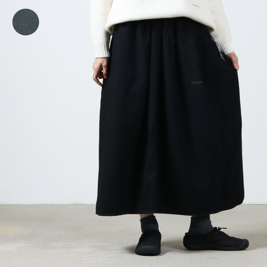 and wander(アンドワンダー) REWOOL tweed skirt