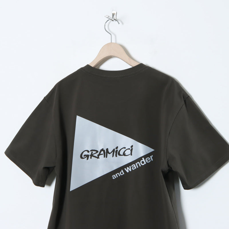 and wander(アンドワンダー) × gramicci BACKPRINT TEE 画像28