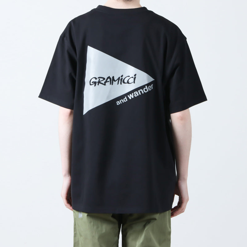 and wander(アンドワンダー) × gramicci BACKPRINT TEE 画像12