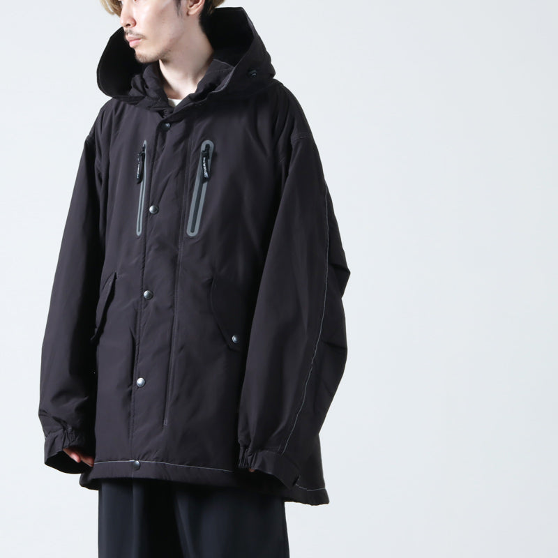 and wander(アンドワンダー) fishtail Octa coat