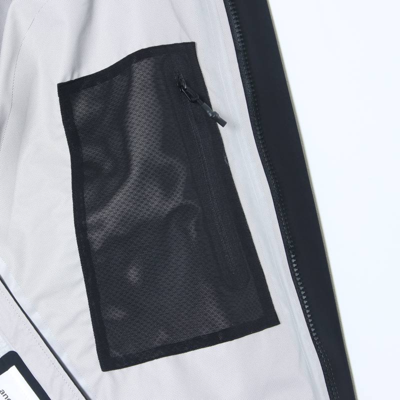and wander(アンドワンダー) 2.5L hiker rain jacket 画像30