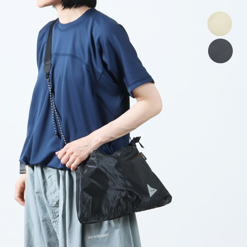 and wander(アンドワンダー) sil sacoche